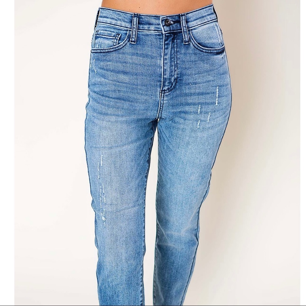 High-Rise Frayed Hem Denim Jeans